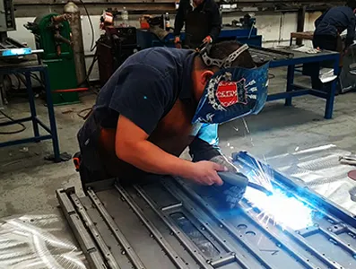 Soldadura industrial de acero, aluminio y otros metales, alta calidad y eficiencia. Soldadura TIG y MIG de piezas metalmecánicas, precisión industrial